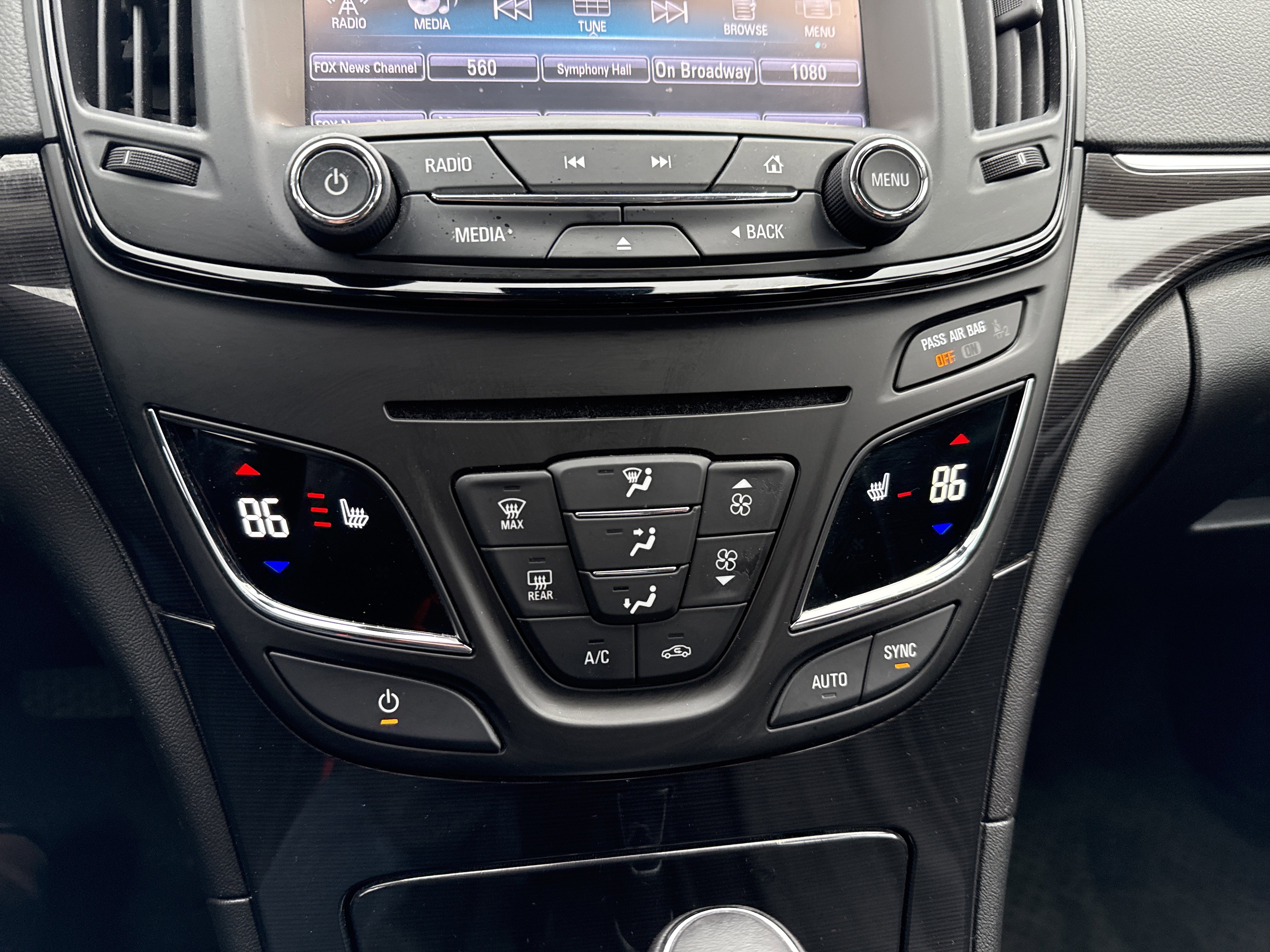 Used 2017 Buick Regal Premium image 25