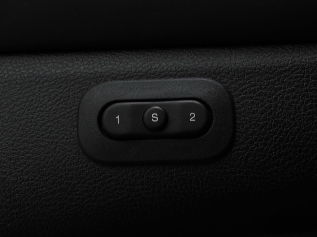 Used 2021 Jeep Grand Cherokee SRT image 28