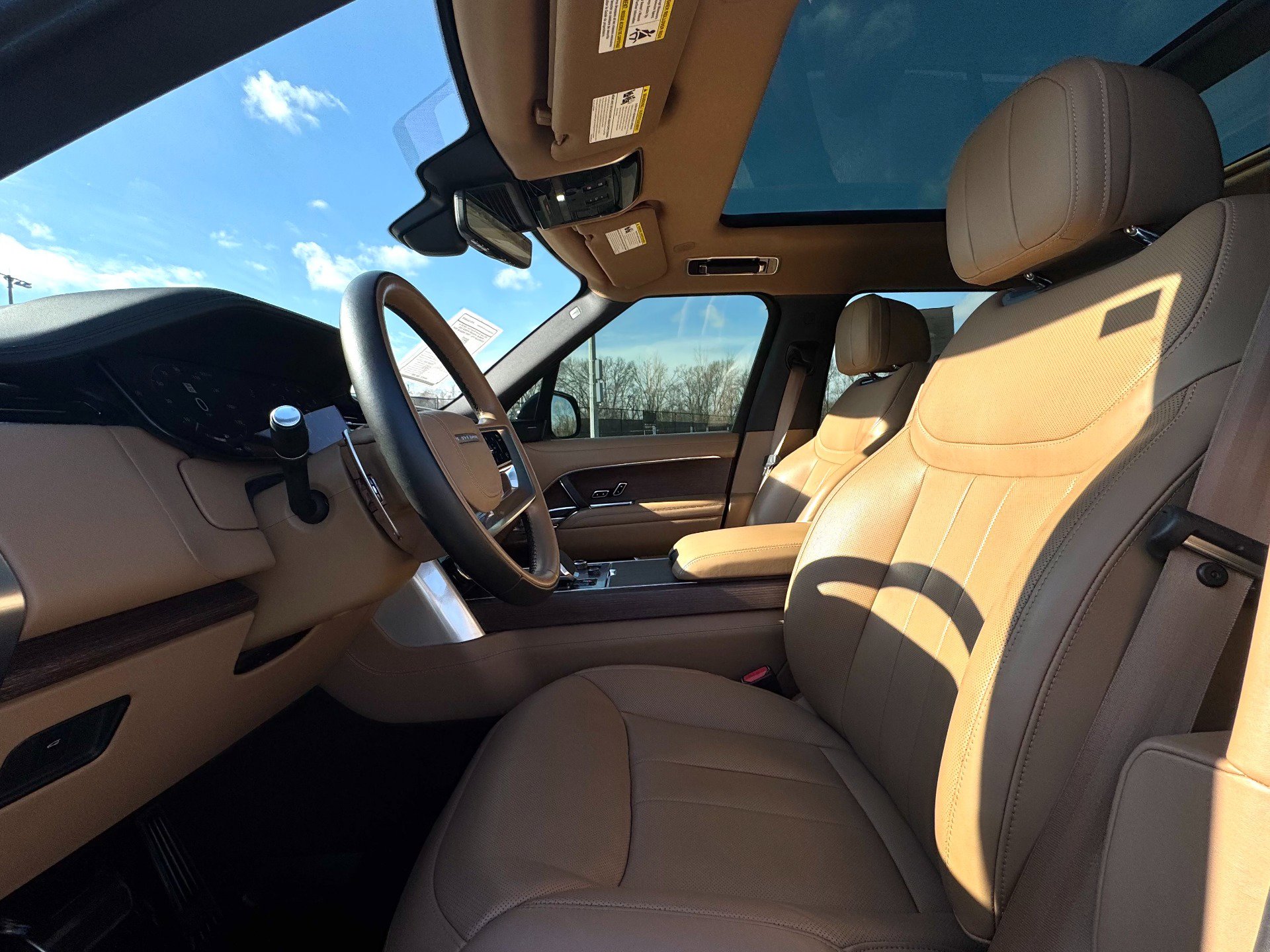 Used 2023 Land Rover Range Rover SE image 9