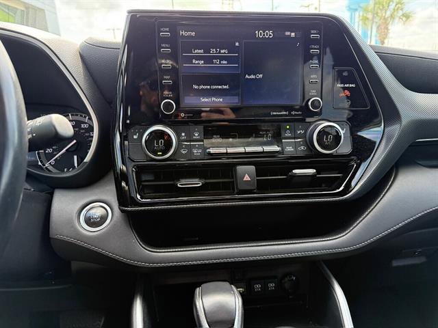Used 2021 Toyota Highlander XSE FWD image 13