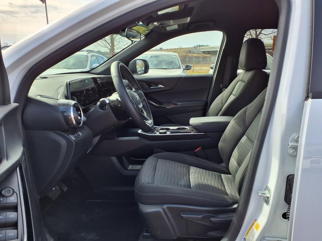 Used 2026 Chevrolet Equinox LT image 13