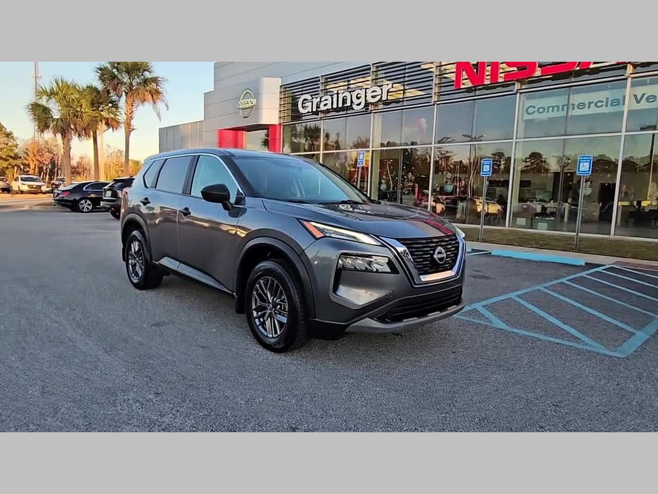 Used 2023 Nissan Rogue S image 18