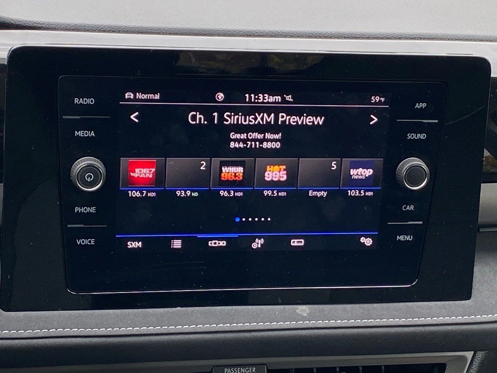 Used 2025 Volkswagen Taos SE image 7