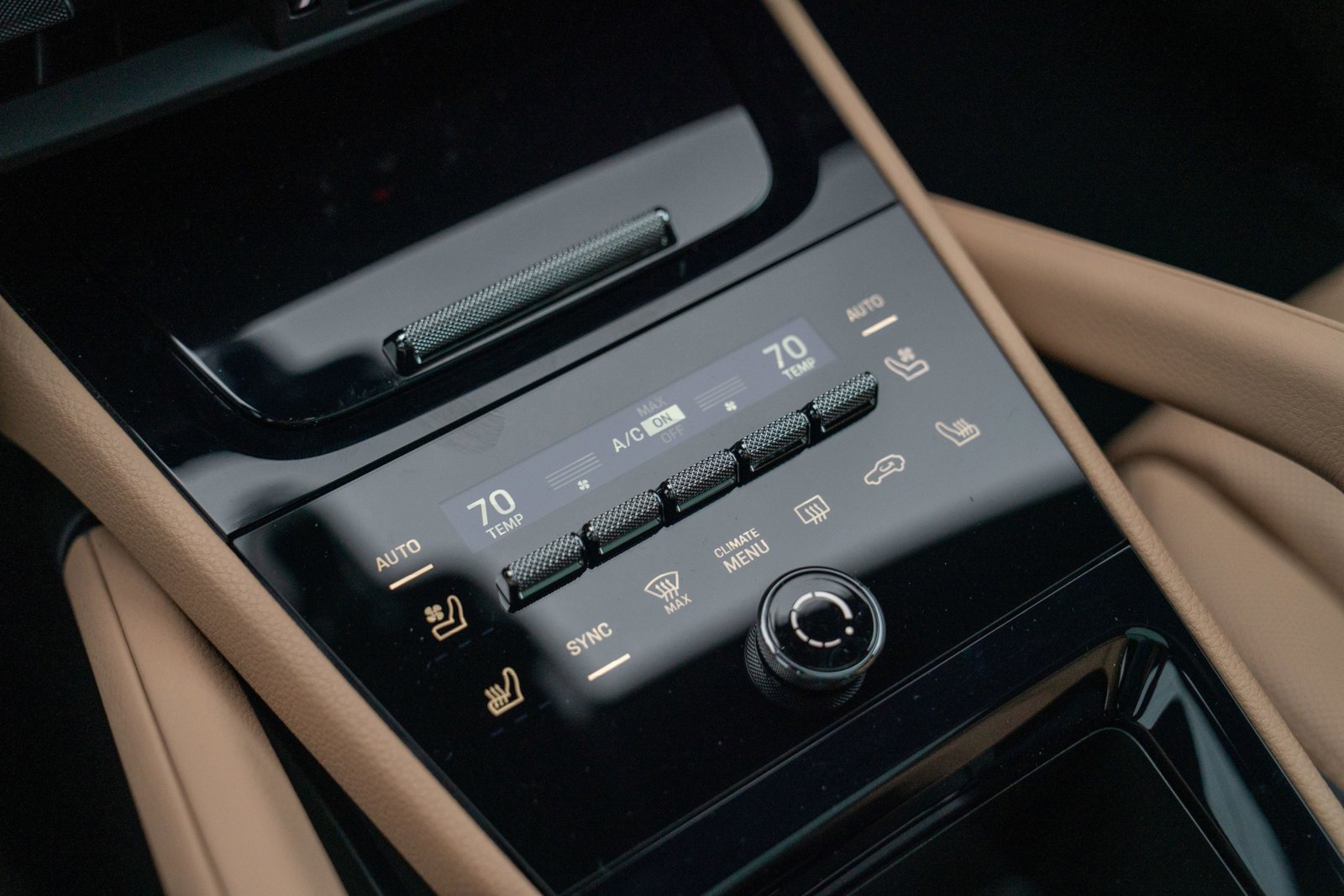 Certified 2026 Porsche Cayenne AWD/4WD image 18
