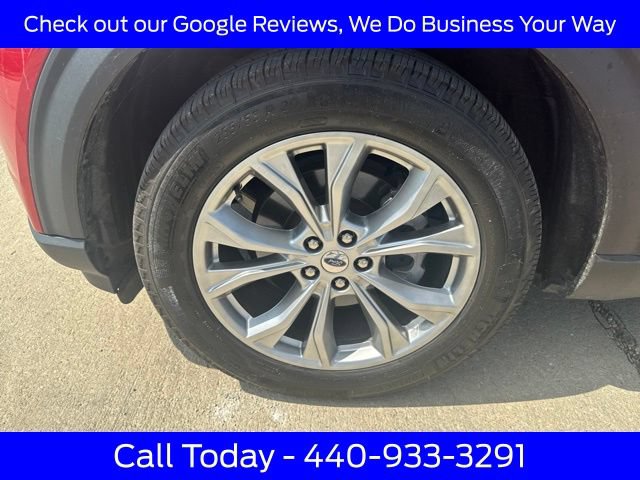 Used 2024 Ford Explorer XLT w/ Equipment Group 202A AWD/4WD image 14
