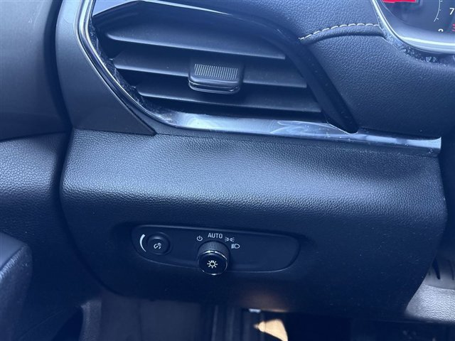 Certified 2023 Chevrolet Traverse LT image 17