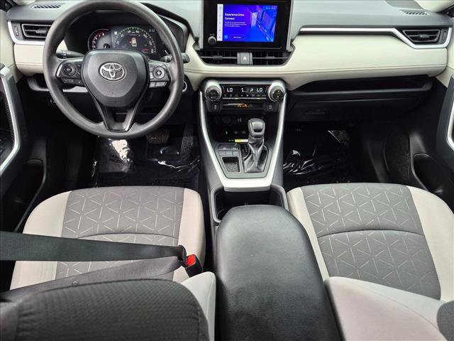 Used 2024 Toyota RAV4 XLE FWD image 17