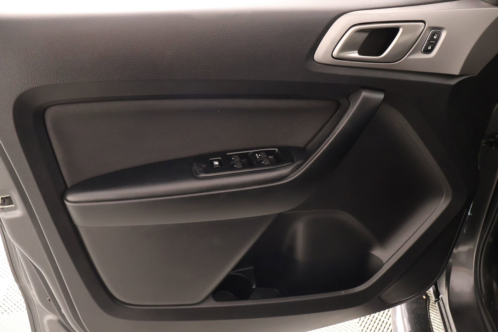 Used 2019 Ford Ranger XLT w/ Equipment Group 302A Luxury image 17