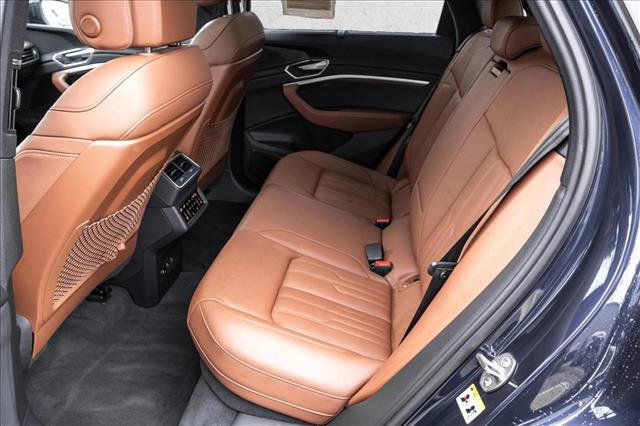 Used 2022 Audi e-tron Prestige w/ Prestige Package AWD/4WD image 23