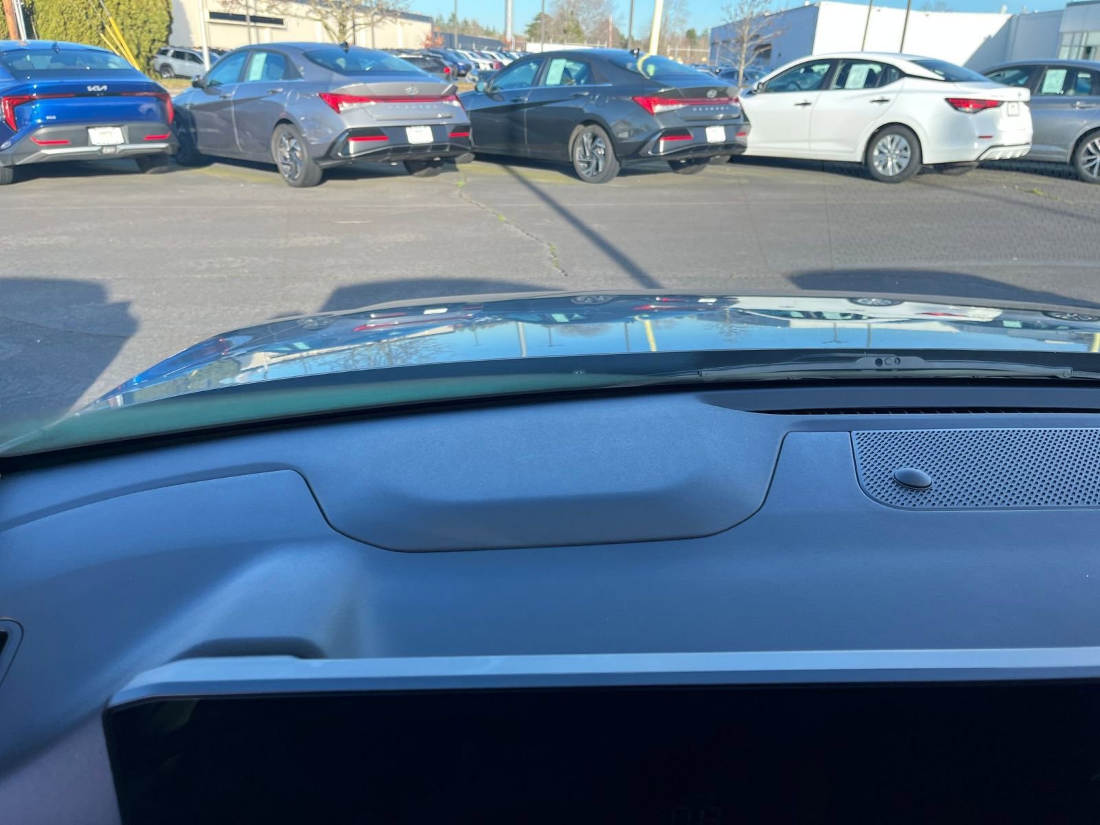 Used 2025 Kia K4 LXS image 33
