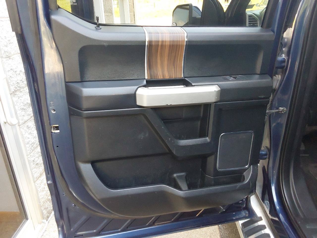 Used 2015 Ford F150 Lariat AWD/4WD image 25