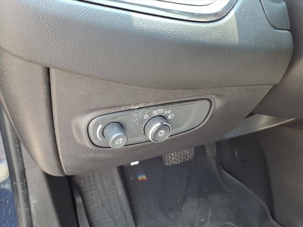 Used 2022 Chevrolet Equinox LS w/ LPO, Floor Liner Package FWD image 24