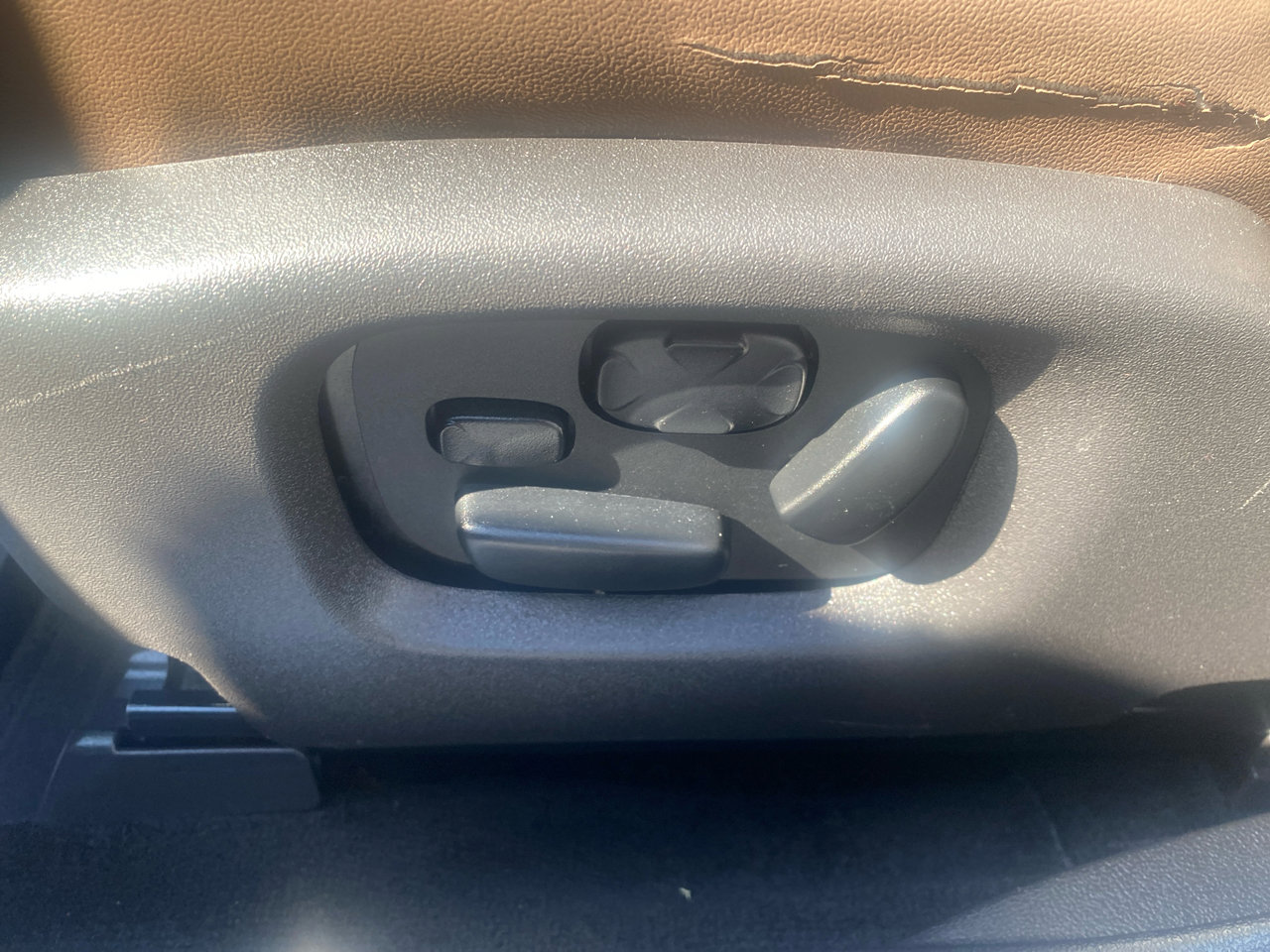 Used 2016 Lincoln MKS AWD w/ Equipment Group 201A image 14