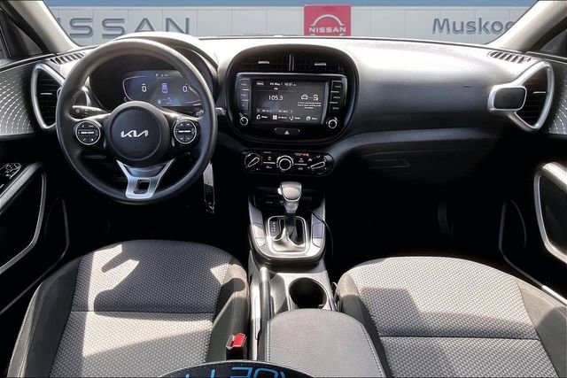 Used 2024 Kia Soul LX w/ Option Group 015 FWD image 7
