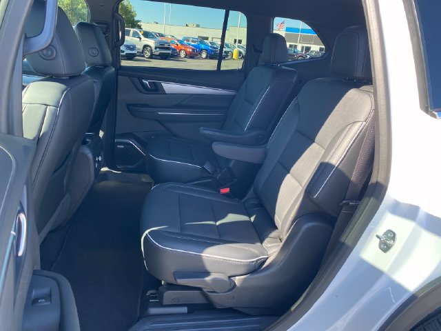 Certified 2025 Buick Enclave Preferred FWD image 20