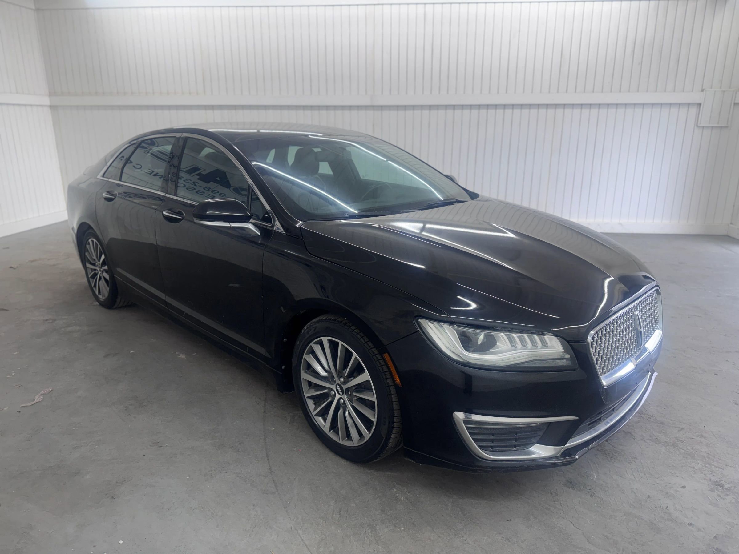 Used 2017 Lincoln MKZ Premiere FWD image 3