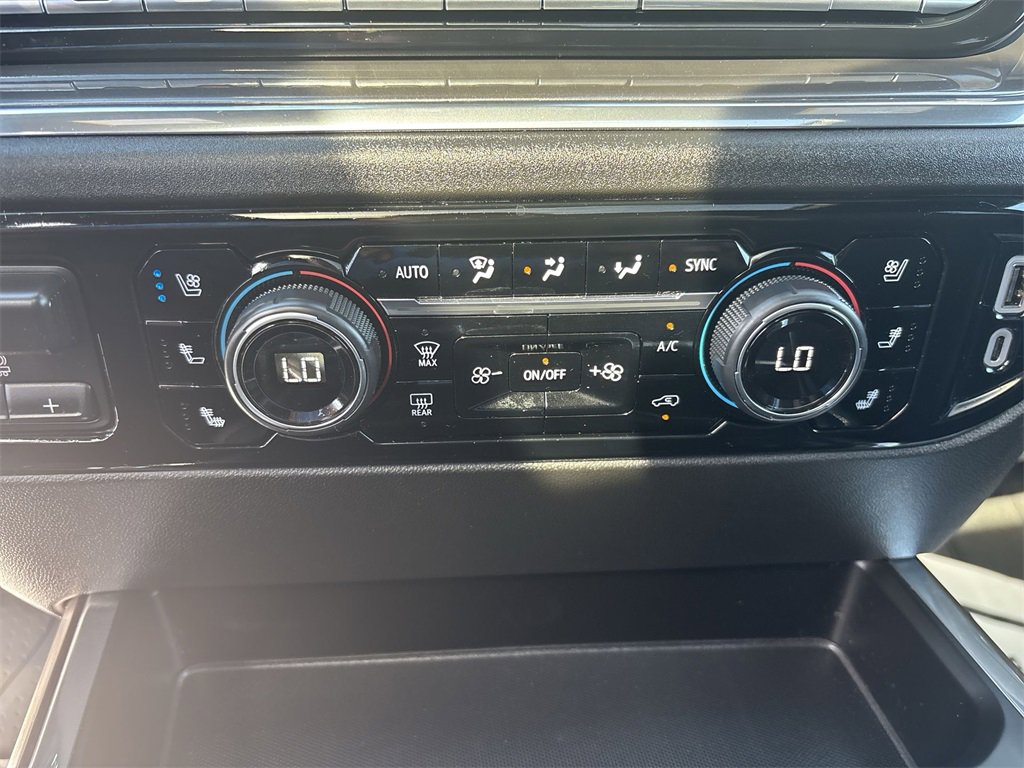 Used 2024 Chevrolet Silverado 1500 High Country w/ High Country Premium Package image 25