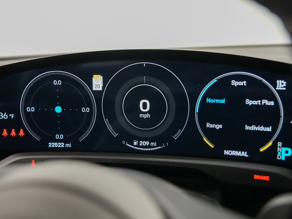 Certified 2022 Porsche Taycan 4S image 27