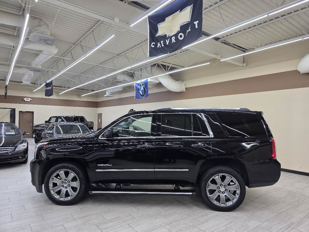 Used 2019 GMC Yukon Denali w/ Open Road Package AWD/4WD image 9