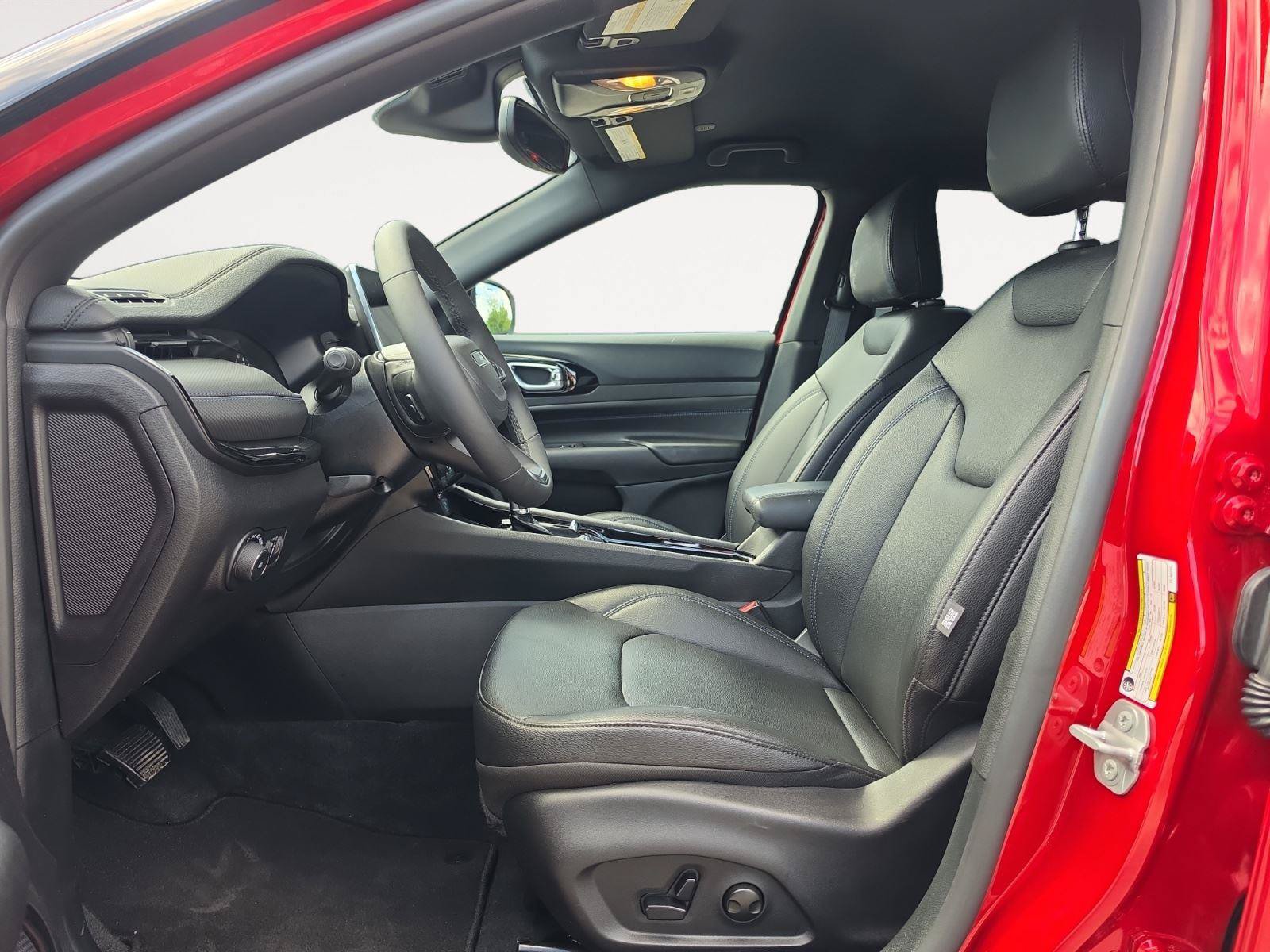 Used 2026 Jeep Compass Limited AWD/4WD image 10