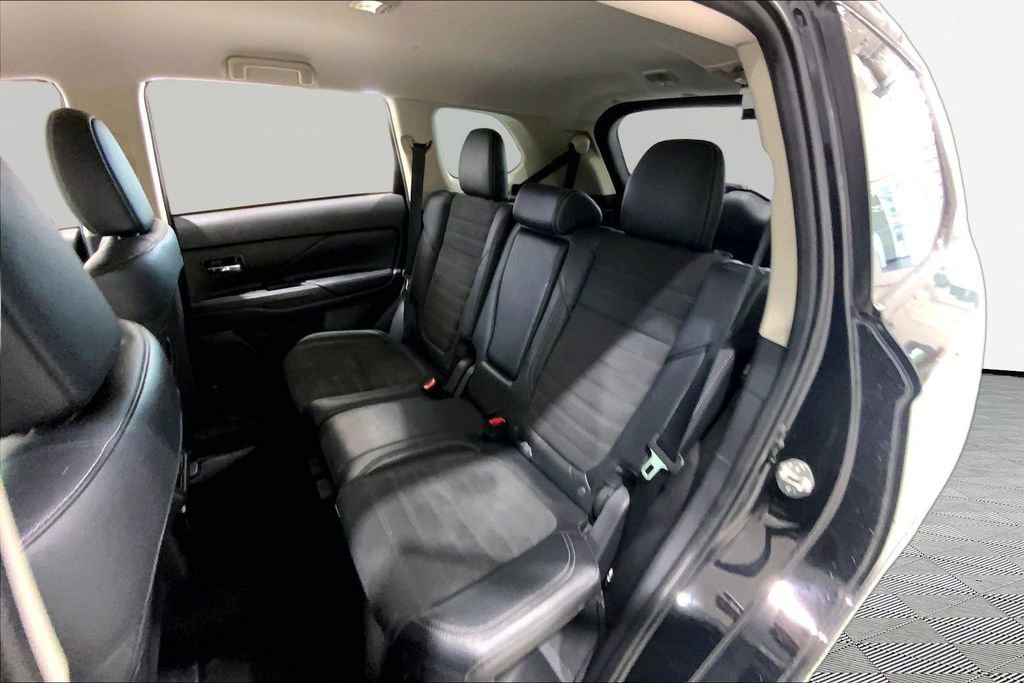 Used 2020 Mitsubishi Outlander LE FWD image 16