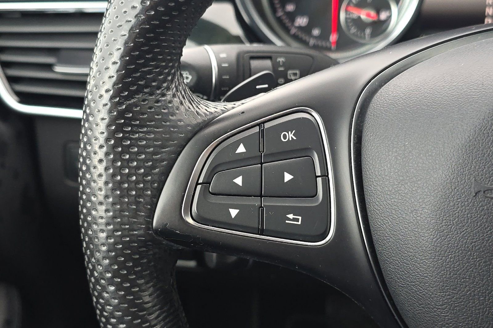 Used 2018 Mercedes-Benz GLE 350 4MATIC image 27