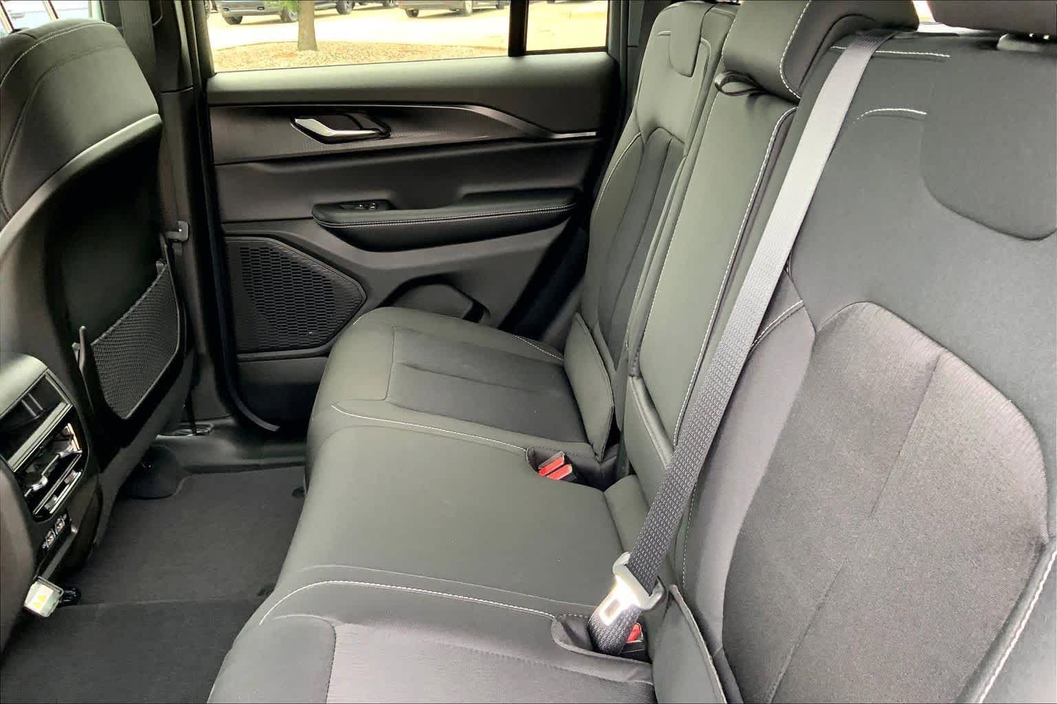 New 2026 Jeep Grand Cherokee Laredo X AWD/4WD image 20
