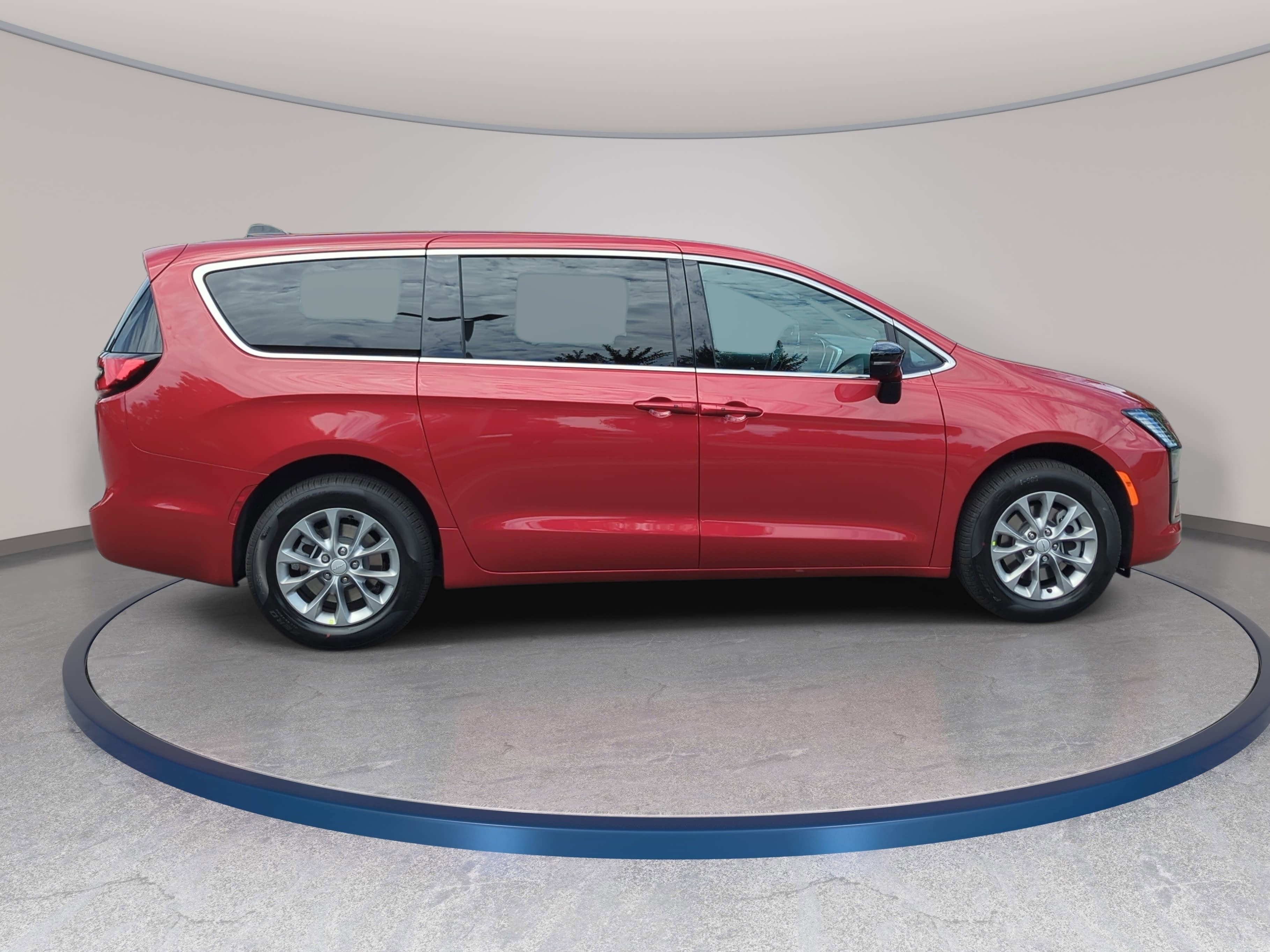 New 2027 Chrysler Pacifica Select AWD/4WD image 4