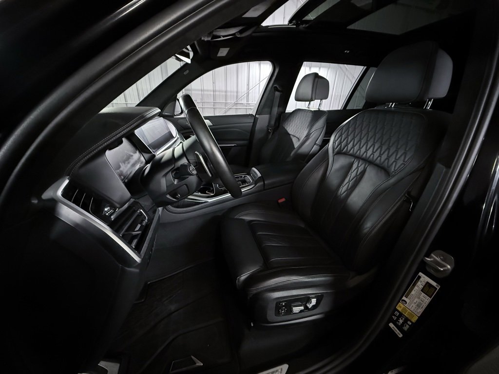 Used 2022 BMW X7 M50i image 18