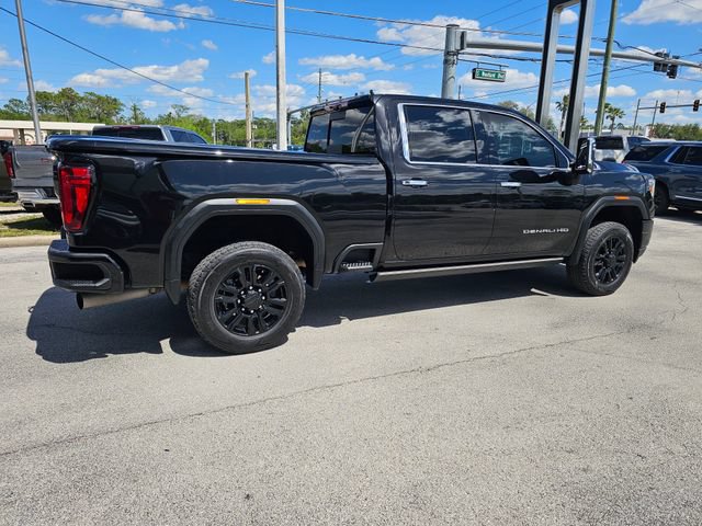 Used 2022 GMC Sierra 2500 Denali w/ Denali Black Diamond Edition AWD/4WD image 6
