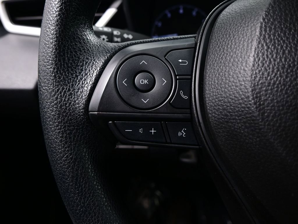 Used 2025 Toyota Corolla LE image 17