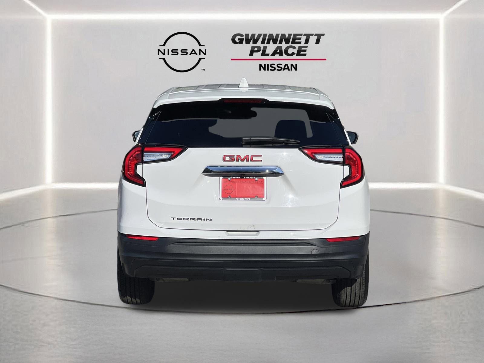 Used 2024 GMC Terrain SLE FWD image 24