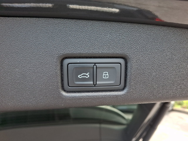 Certified 2025 Audi Q5 Premium w/ Convenience Package AWD/4WD image 29