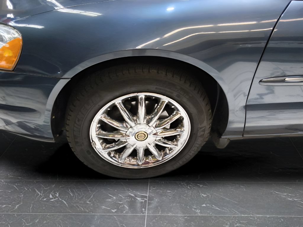 Used 2002 Chrysler Sebring Limited FWD image 32