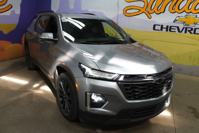Used 2023 Chevrolet Traverse RS w/ LPO, Floor Liner Package AWD/4WD image 2