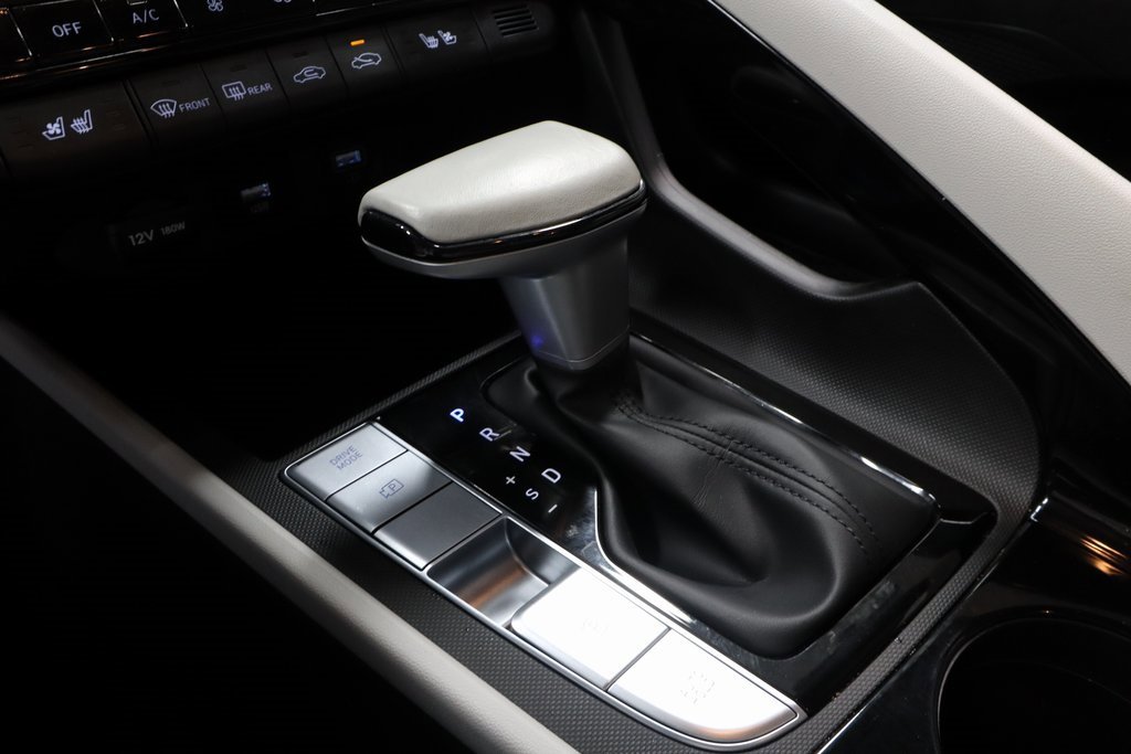 Certified 2023 Hyundai Elantra Limited image 33