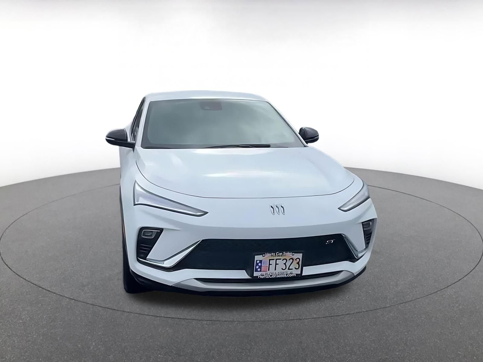 Used 2025 Buick Envista Sport Touring image 3