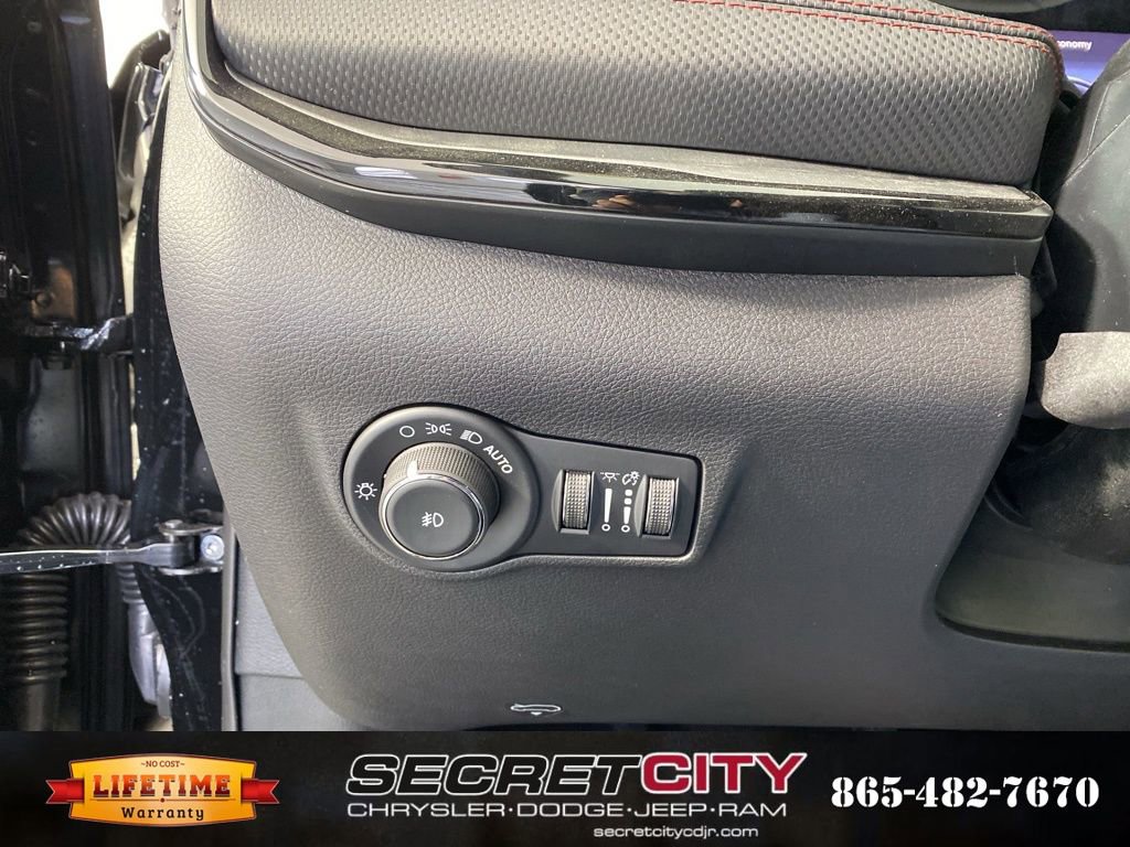 New 2026 Jeep Compass Trailhawk image 15