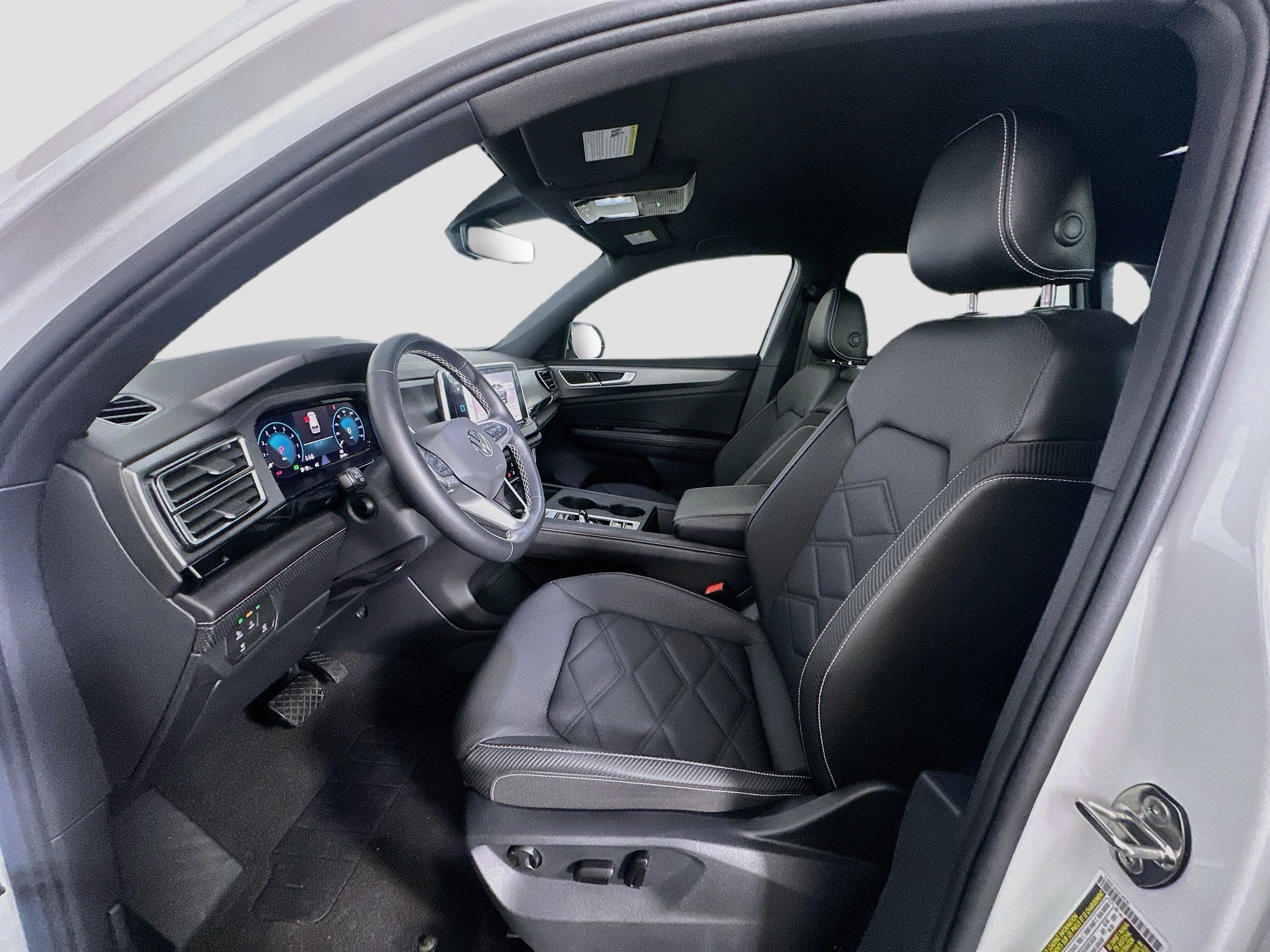 Used 2024 Volkswagen Atlas Cross Sport SE FWD image 13