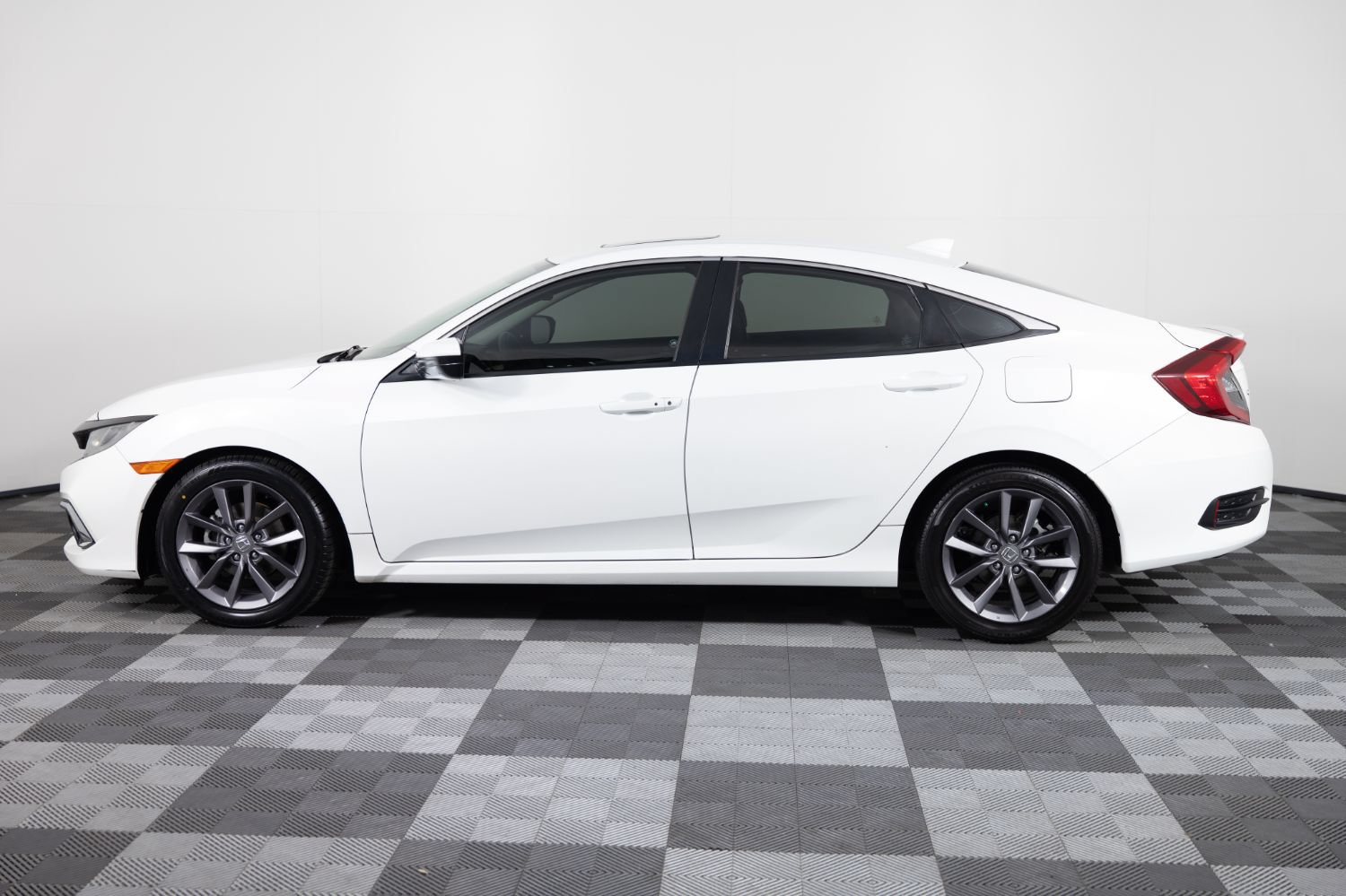 Used 2020 Honda Civic EX-L image 3