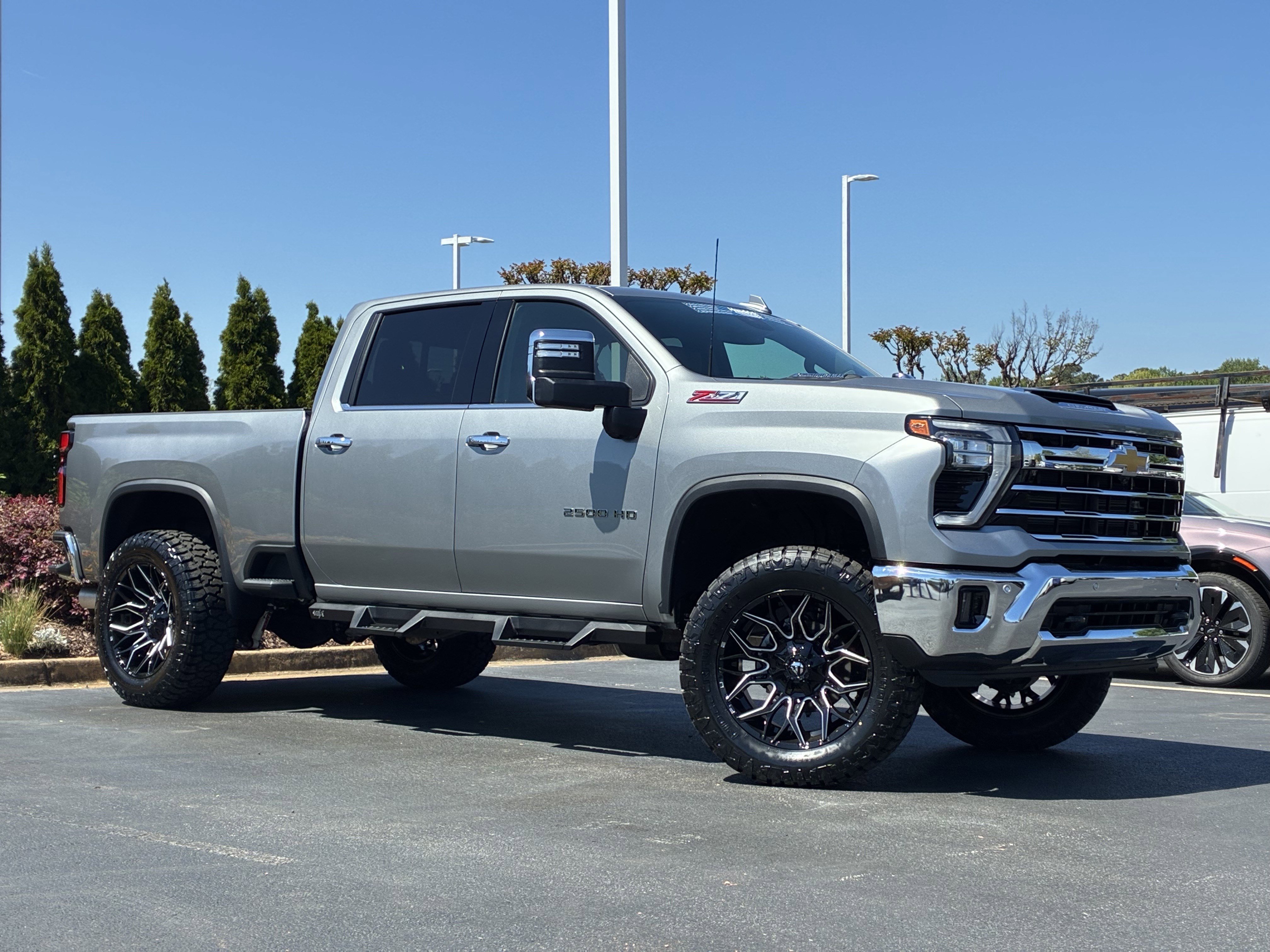 Used 2025 Chevrolet Silverado 2500 LTZ w/ LTZ Convenience Package image 32