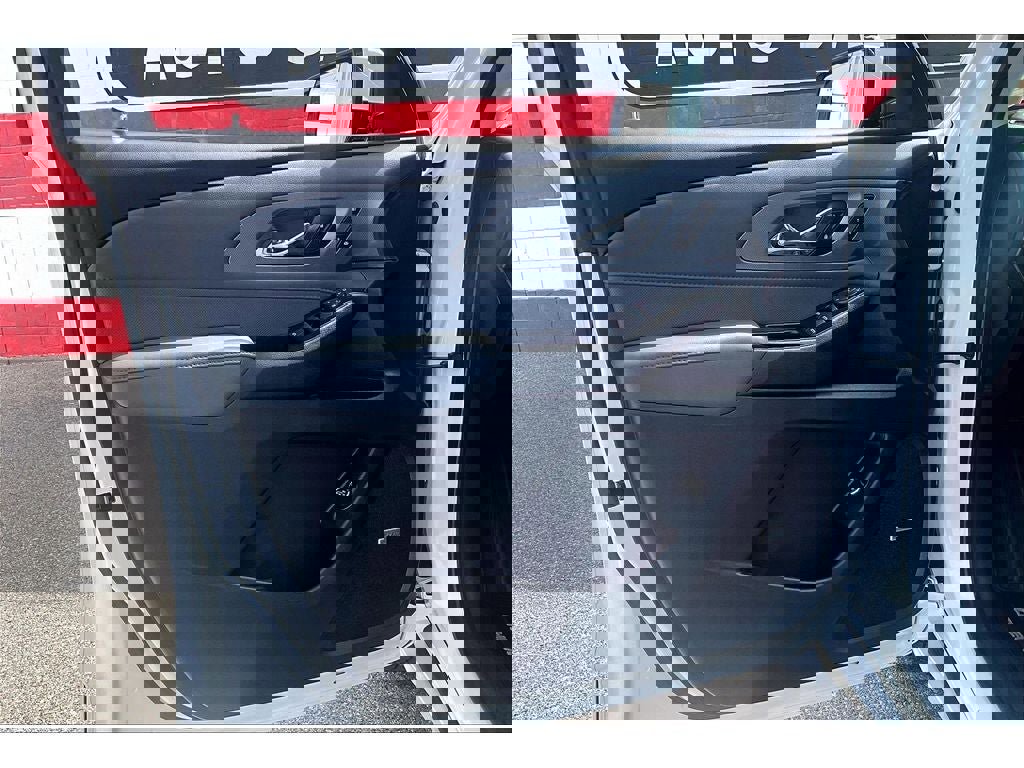 Used 2020 Chevrolet Traverse Premier image 19