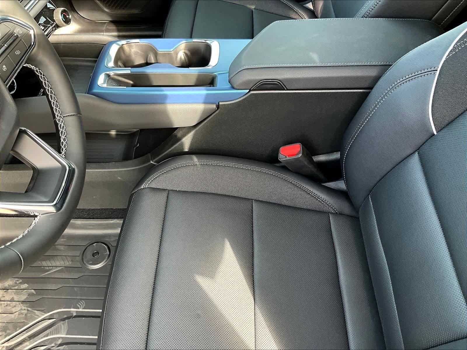 New 2026 Chevrolet Equinox EV LT w/ Convenience Package II FWD image 14
