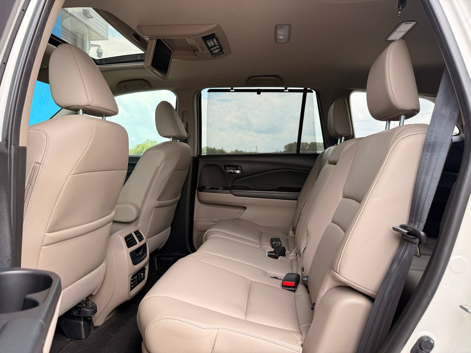 Used 2018 Honda Pilot Touring image 19