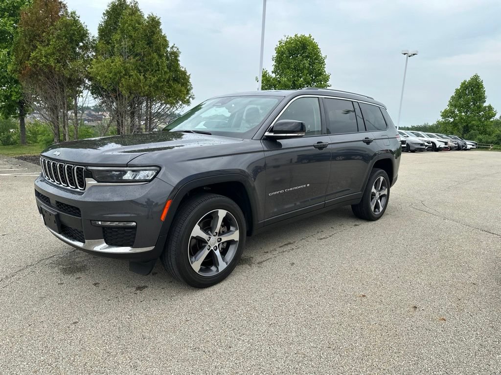 Used 2023 Jeep Grand Cherokee L Limited AWD/4WD image 8