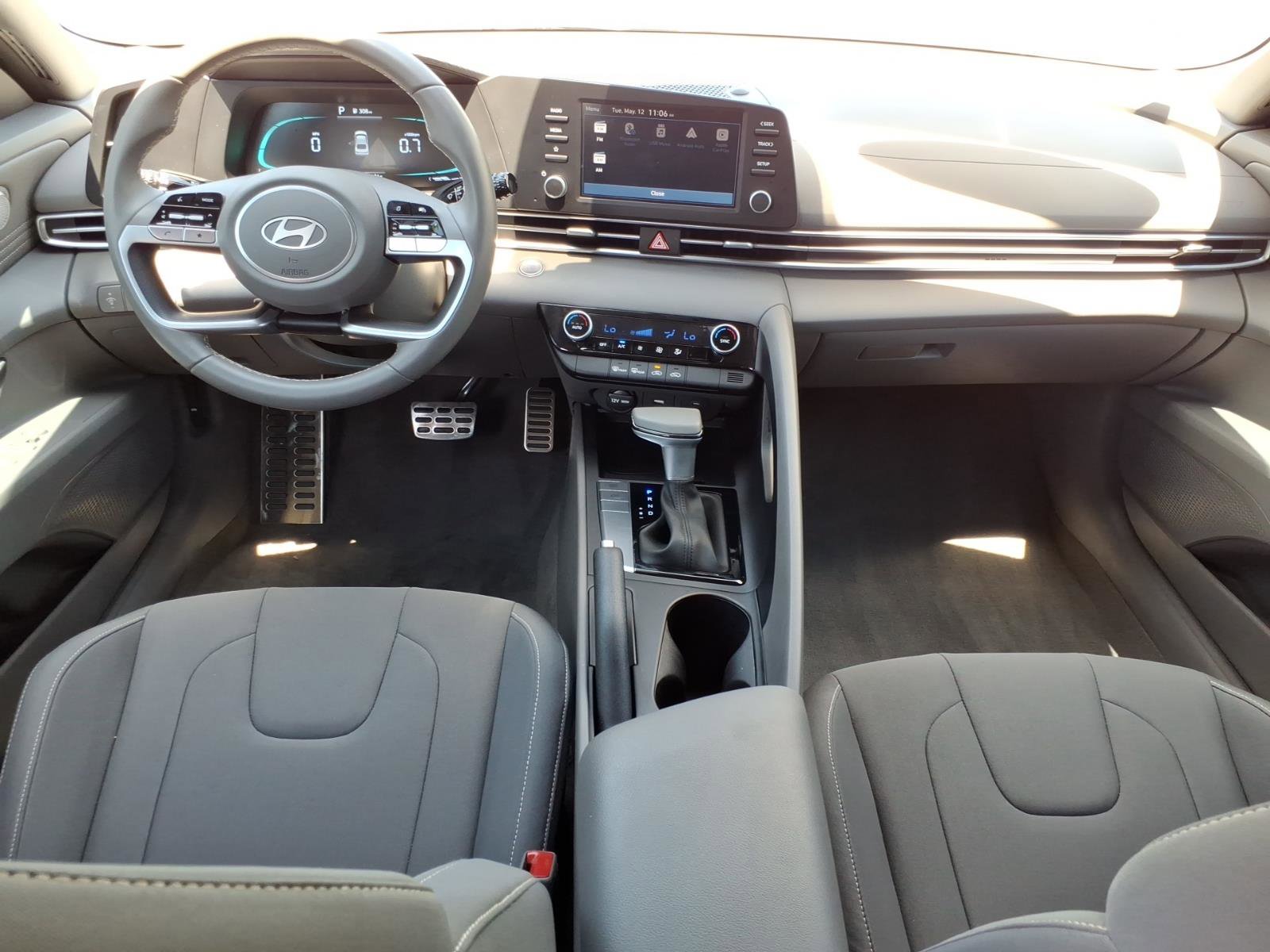 Certified 2025 Hyundai Elantra Sport FWD image 15