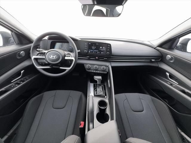 New 2026 Hyundai Elantra SE FWD image 13