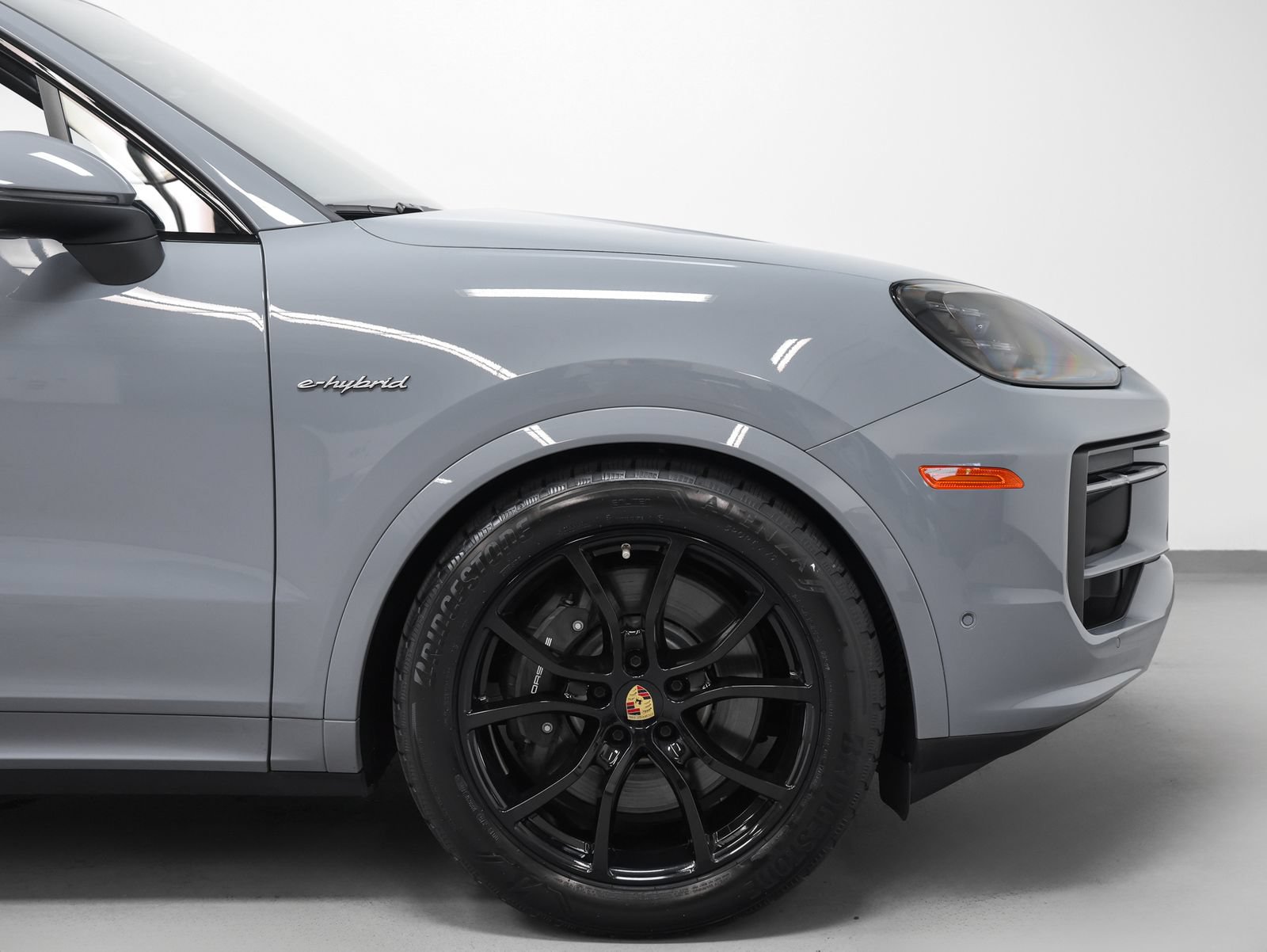 Certified 2024 Porsche Cayenne AWD/4WD image 14