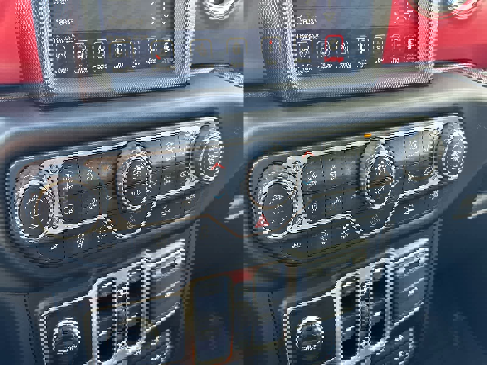 Used 2023 Jeep Wrangler Unlimited Rubicon w/ Cold Weather Group image 22