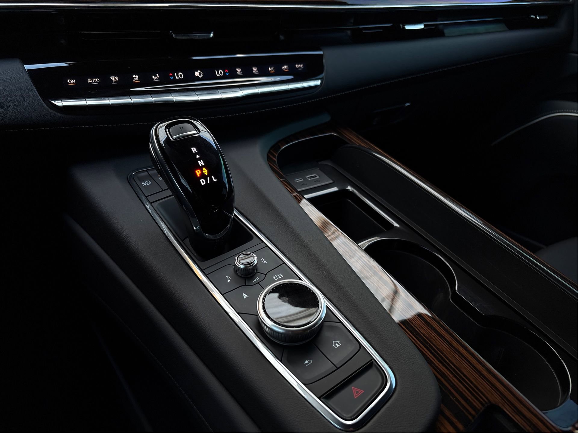 Certified 2024 Cadillac Escalade Luxury image 31